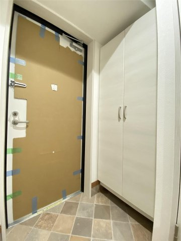 熊本市中央区新町４丁目の賃貸マンションの玄関