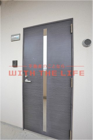 ブランシュール【10,000円キャッシュバック対象物件】の玄関|シンプルで使いやすい玄関です