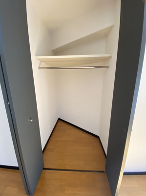 【収納】 | ピュアドームグランディー博多 | 別号室の写真になります。現況優先。