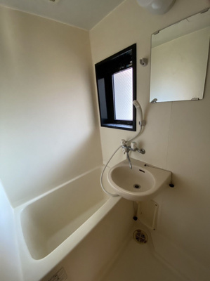 【浴室】 | ピュアドームグランディー博多 | 別号室の写真になります。現況優先。