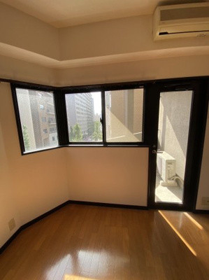 【バルコニー】 | ピュアドームグランディー博多 | 別号室の写真になります。現況優先。別号室の写真になります。現況優先。