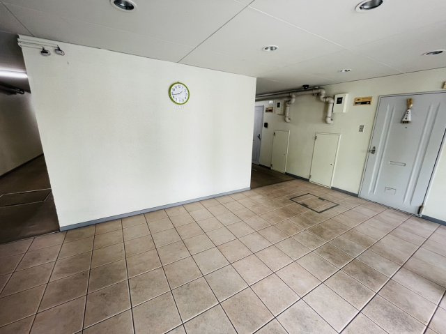 嵯峨天竜寺ハイツのエントランス