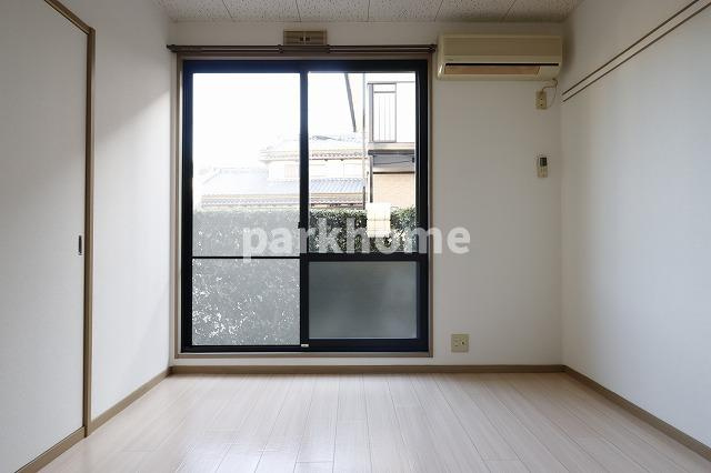 ウイング神田A棟の居間・リビング|使いやすいリビングです