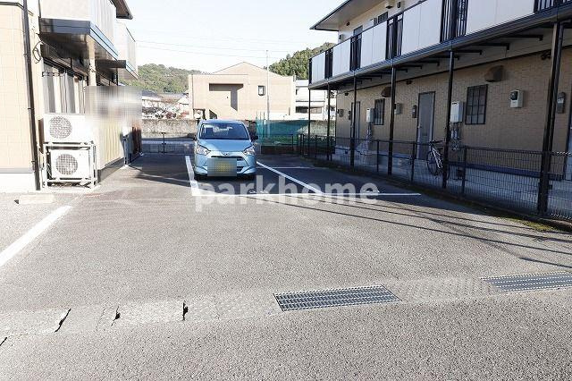 ウイング神田A棟の駐車場|カースペースがあります