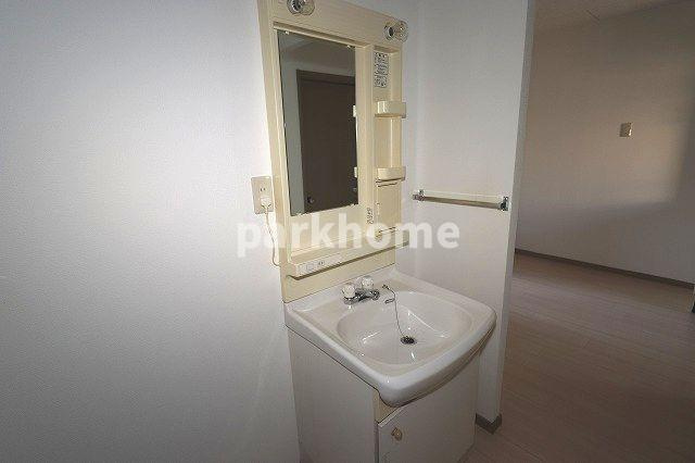 ウイング神田A棟の独立洗面台|独立洗面台で身支度をすべて済ませてしまいましょう