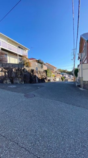 【前面道路含む現地写真】