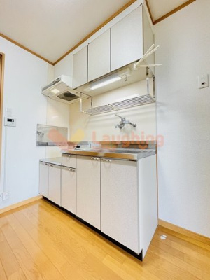 【キッチン】 | サンフィールドⅡ | コンパクトなキッチンで掃除もラクラク