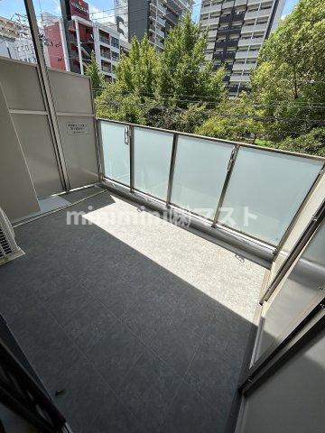 Ｊ．ＧＲＡＮ　Ｃｏｕｒｔ京町堀のバルコニー|※各階フローリング、建具の色が少し異なります。