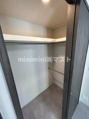 Ｊ．ＧＲＡＮ　Ｃｏｕｒｔ京町堀の収納|※各階フローリング、建具の色が少し異なります。