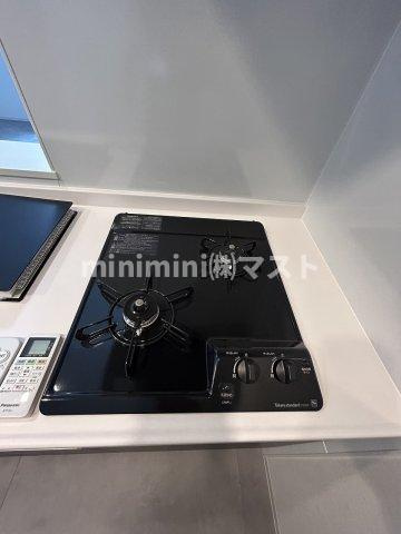 Ｊ．ＧＲＡＮ　Ｃｏｕｒｔ京町堀のキッチン|※各階フローリング、建具の色が少し異なります。