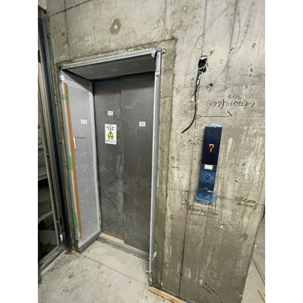 プラウディア今里 BRAVI不動産のエントランス