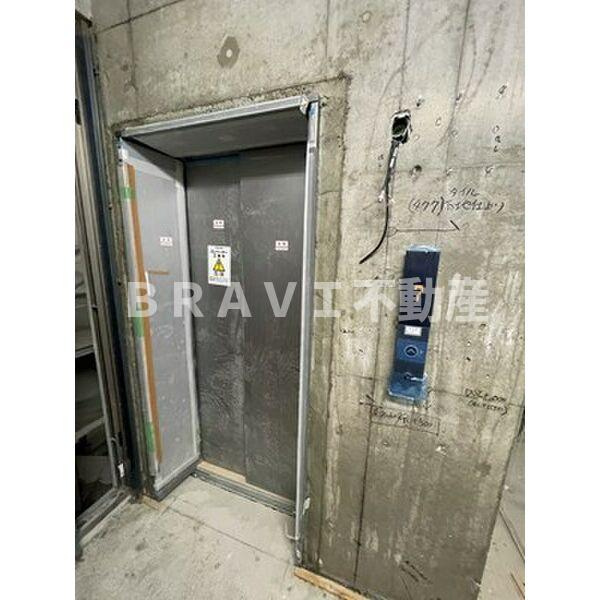 プラウディア今里 BRAVI不動産のエントランス