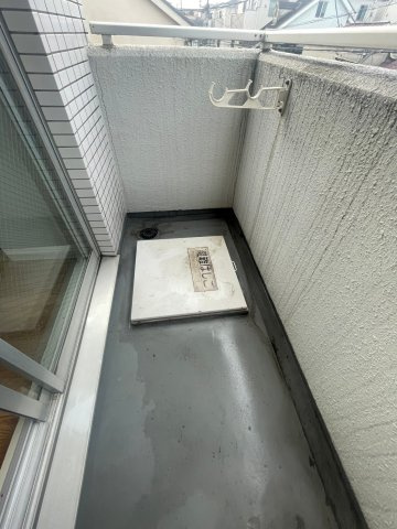 R FIELDS NISHIARAIのバルコニー