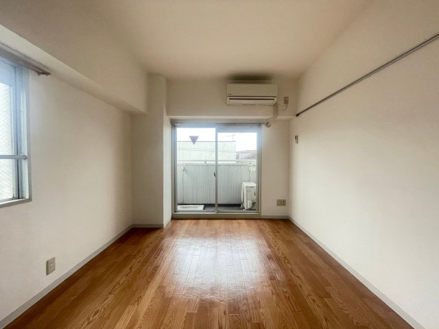 足立区関原２丁目の賃貸マンションの居間・リビング