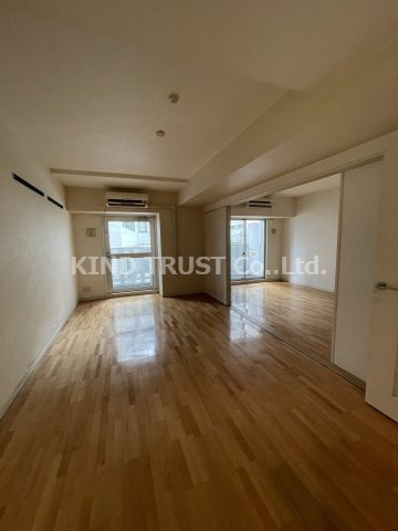 プレサンスNEO中之島公園の居間・リビング|使いやすい居間です