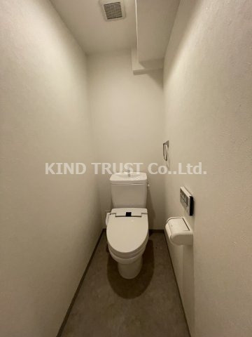 プレサンスNEO中之島公園のトイレ|落ち着いた色調のトイレです