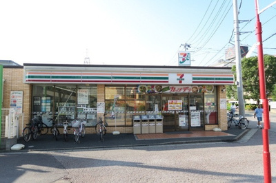 セブン－イレブン 北松戸駅西口店まで120ｍ