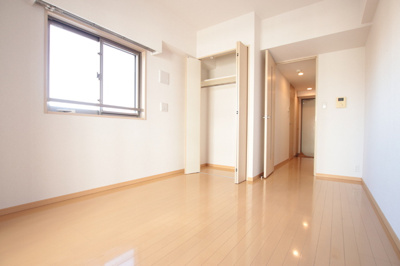 角部屋につき２面採光のお部屋です♪