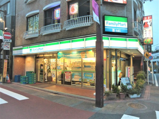 ファミリーマートサンズ大岡山駅前店まで290m♪