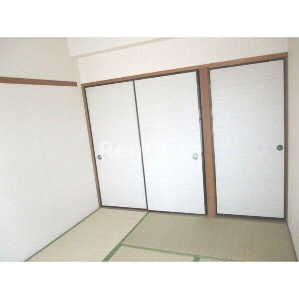 シャンピア花池のエントランス