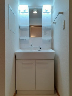 【洗面所】 | ミルキーウェイ　Ｂ | 忙しい朝には欠かせない洗面所です