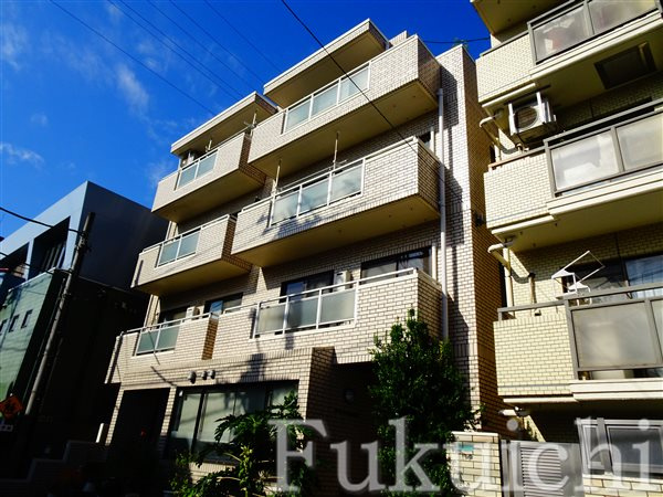 平町ロイヤルパレスの外観