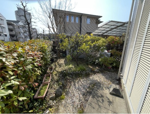 枚方市北山1丁目　中古一戸建ての庭