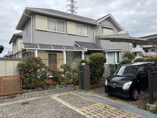 枚方市北山1丁目　中古一戸建ての外観|最寄りのバス停まで徒歩1分の立地