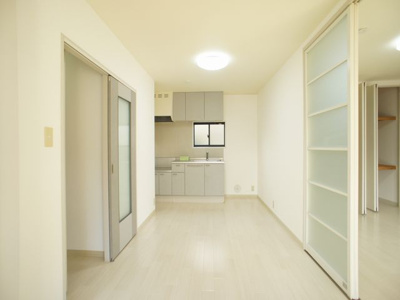 【キッチン】 | ラフォーレ・アバンセA | 7帖のダイニングキッチンです！うれしい窓付きです♪