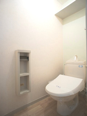 【トイレ】 | ラフォーレ・アバンセA | 温水洗浄暖房便座機能付きです♪