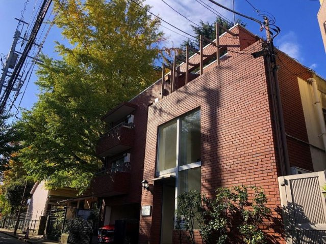 三鷹市下連雀４丁目の賃貸マンションの外観