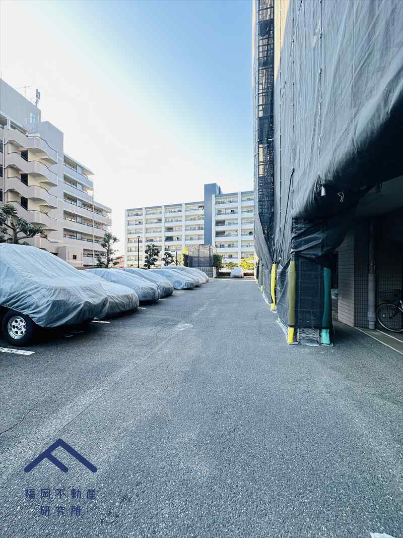 ハイラーク香椎の駐車場