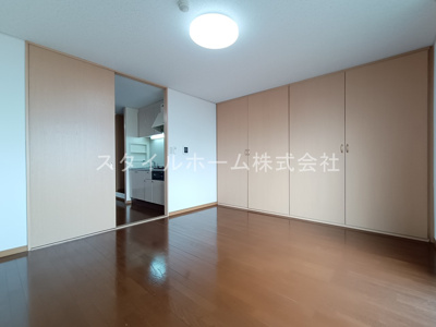 【寝室】 | Pine　Well駅前　B棟