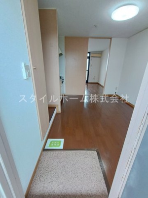 【玄関】 | Pine　Well駅前　B棟