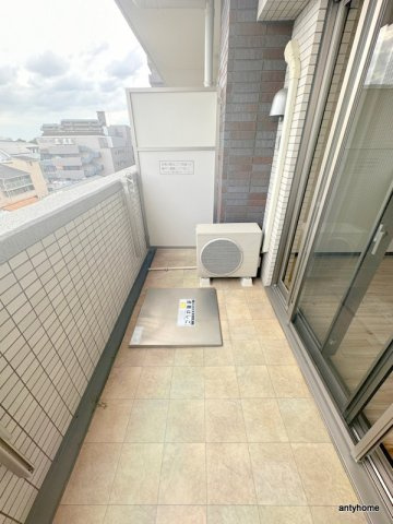 プレジオ江坂　仲介手数料無料のバルコニー