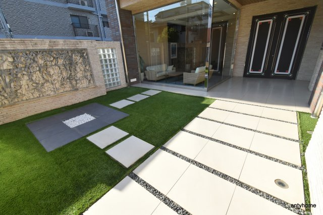 プレジオ江坂　仲介手数料無料のエントランス