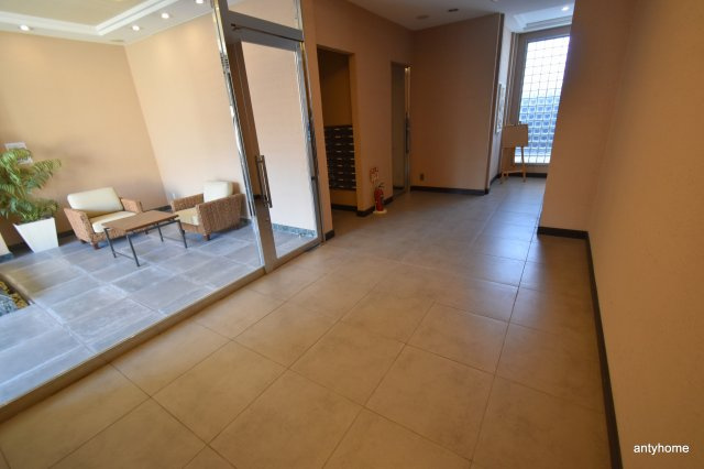 プレジオ江坂　仲介手数料無料のロビー