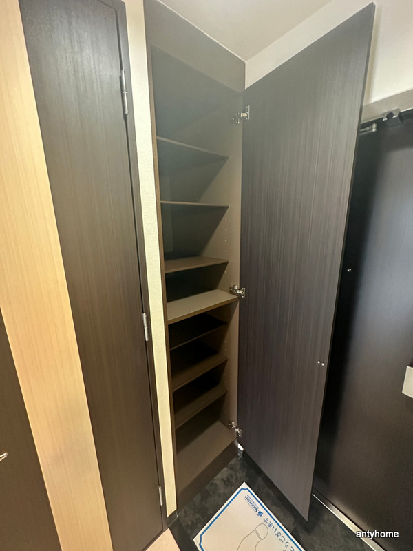 プレジオ江坂　仲介手数料無料の収納