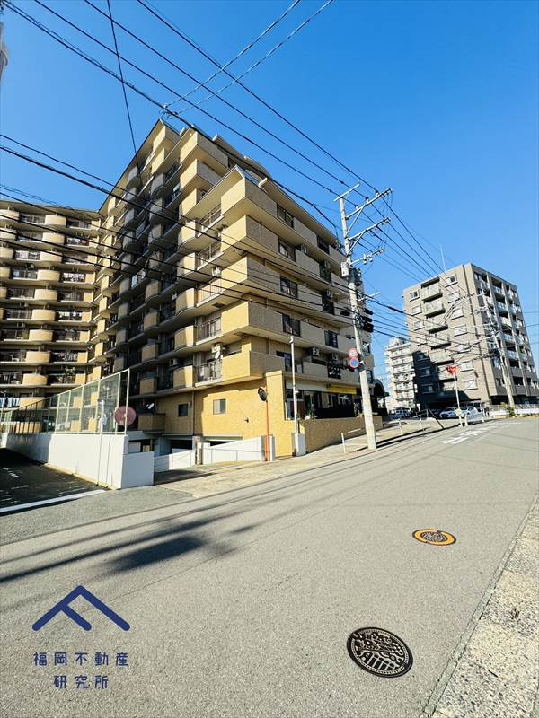 朝日プラザ大橋南の外観