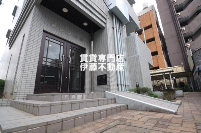 メゾン黒川のエントランス