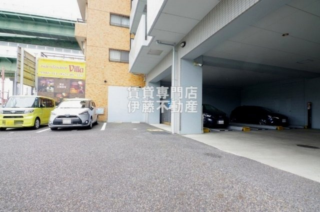 メゾン黒川の駐車場