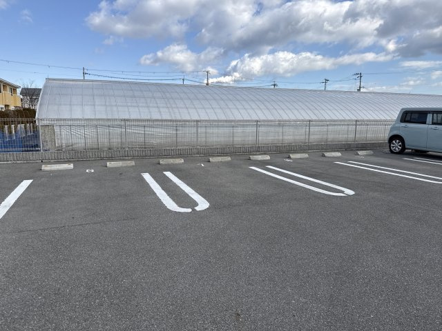 グランデール興浜Ⅲの駐車場