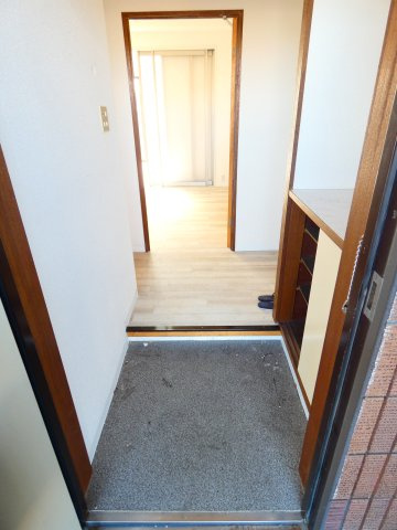 【玄関】 | シューズボックスのある玄関です