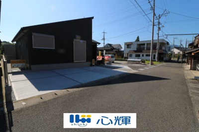 【前面道路含む現地写真】 | サンコート下関市菊川町田部（１号地）♪仲介手数料無料物件♪ | 4台駐車可能です。