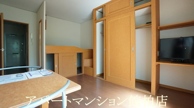 レオパレスサニーヒルの居間・リビング