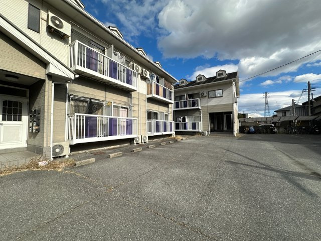 ノーブル青山Ⅰの駐車場