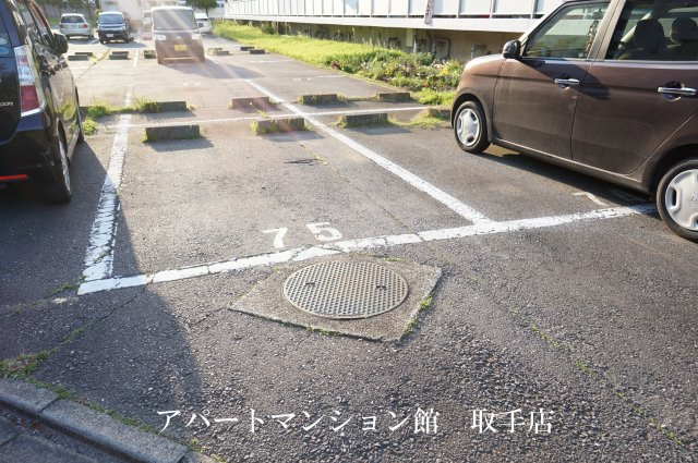 ビレッジハウス台宿2号棟の駐車場