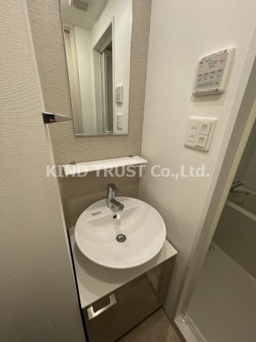 エスリード南森町の洗面所|忙しい朝には欠かせない洗面所です