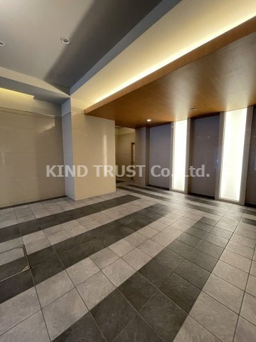 エスリード南森町のロビー|毎日通るロビーはこのようになっています