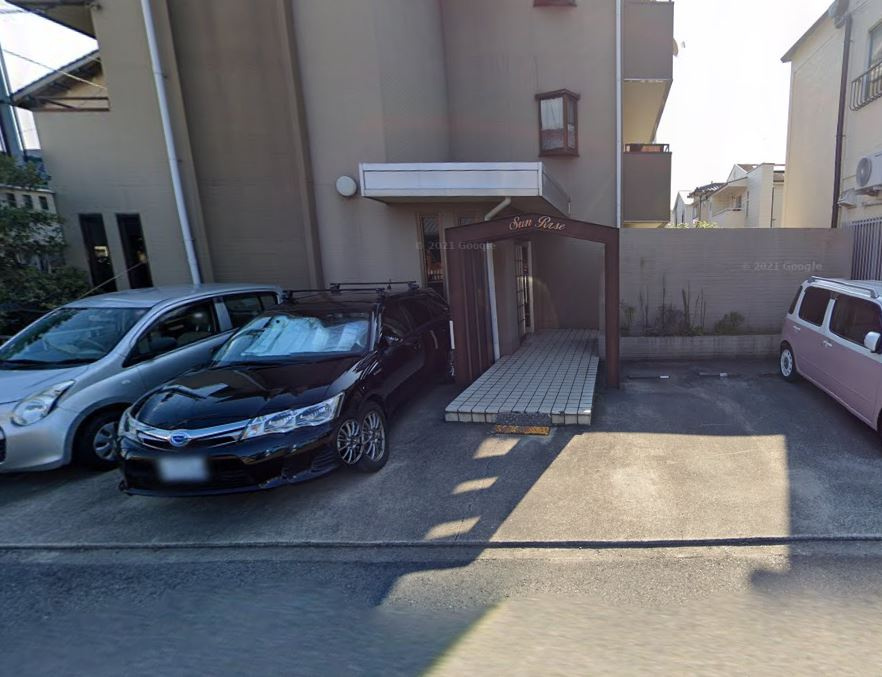 サンライズの駐車場|車をお持ちの方に嬉しい駐車場付きの物件です